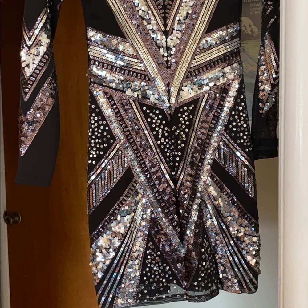 Patterned Sequin Mini Dress - Picture 3 of 6